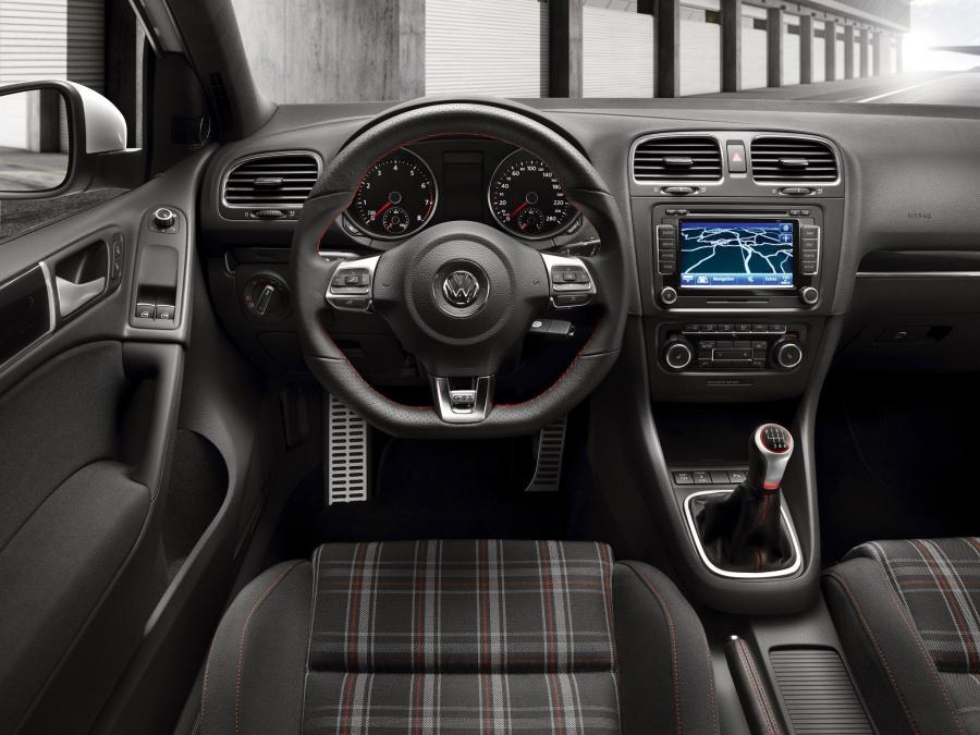  Volkswagen Golf GTi 2008 года  (фото 20 из 83)